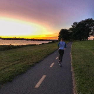 mt vernon trail running at sunrise
