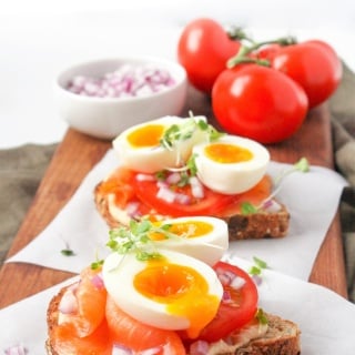hummus toast recipe with smoked salmon