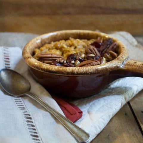 Spiced Pumpkin Pie Oatmeal with Banana (Stovetop or Microwave)