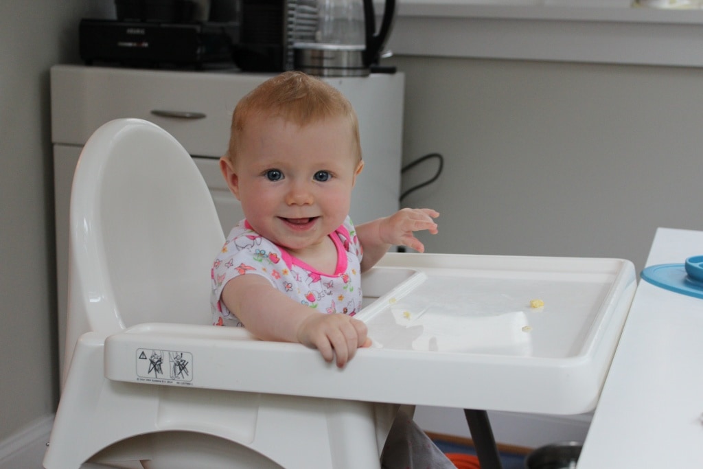 baby self feeding