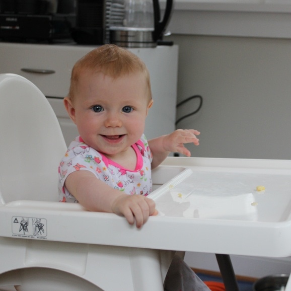 baby self feeding