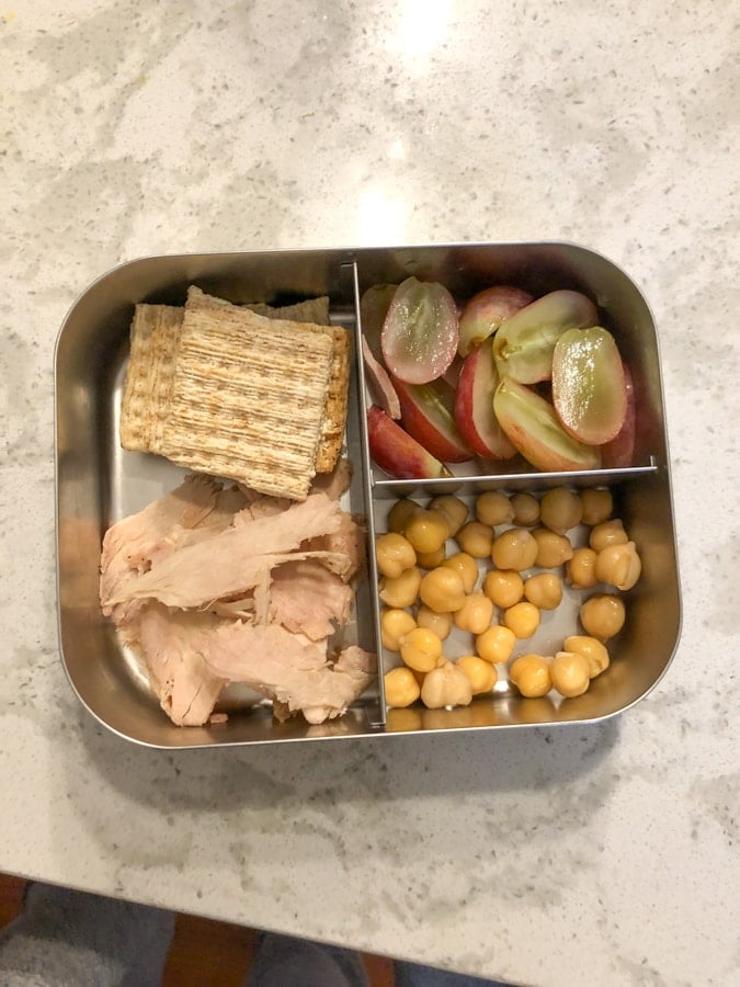 grapes, crackers and turkey, chickpeas