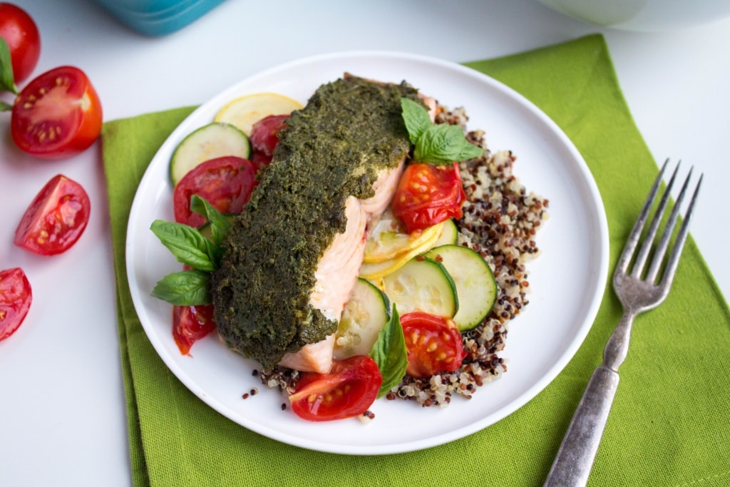 pesto baked salmon with vegetables