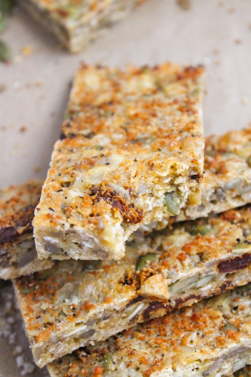 Savory Granola Bar Recipe: Cheesy, Sun-dried Tomato Pizza Bar