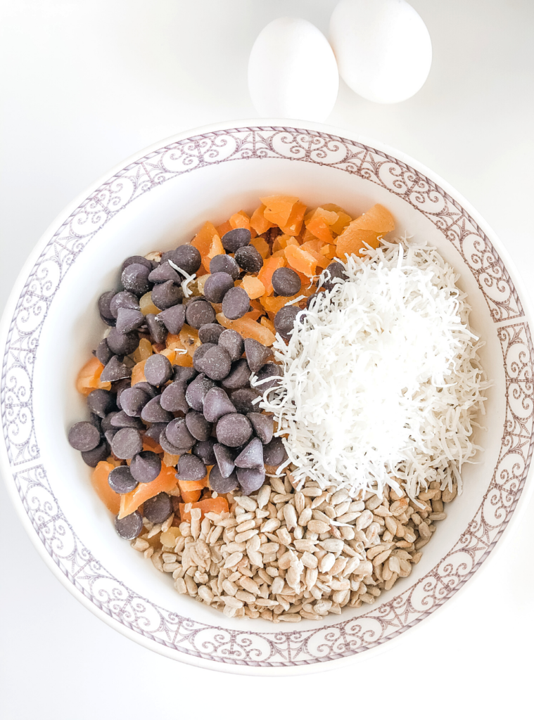 dry granola bar ingredients in a bowl